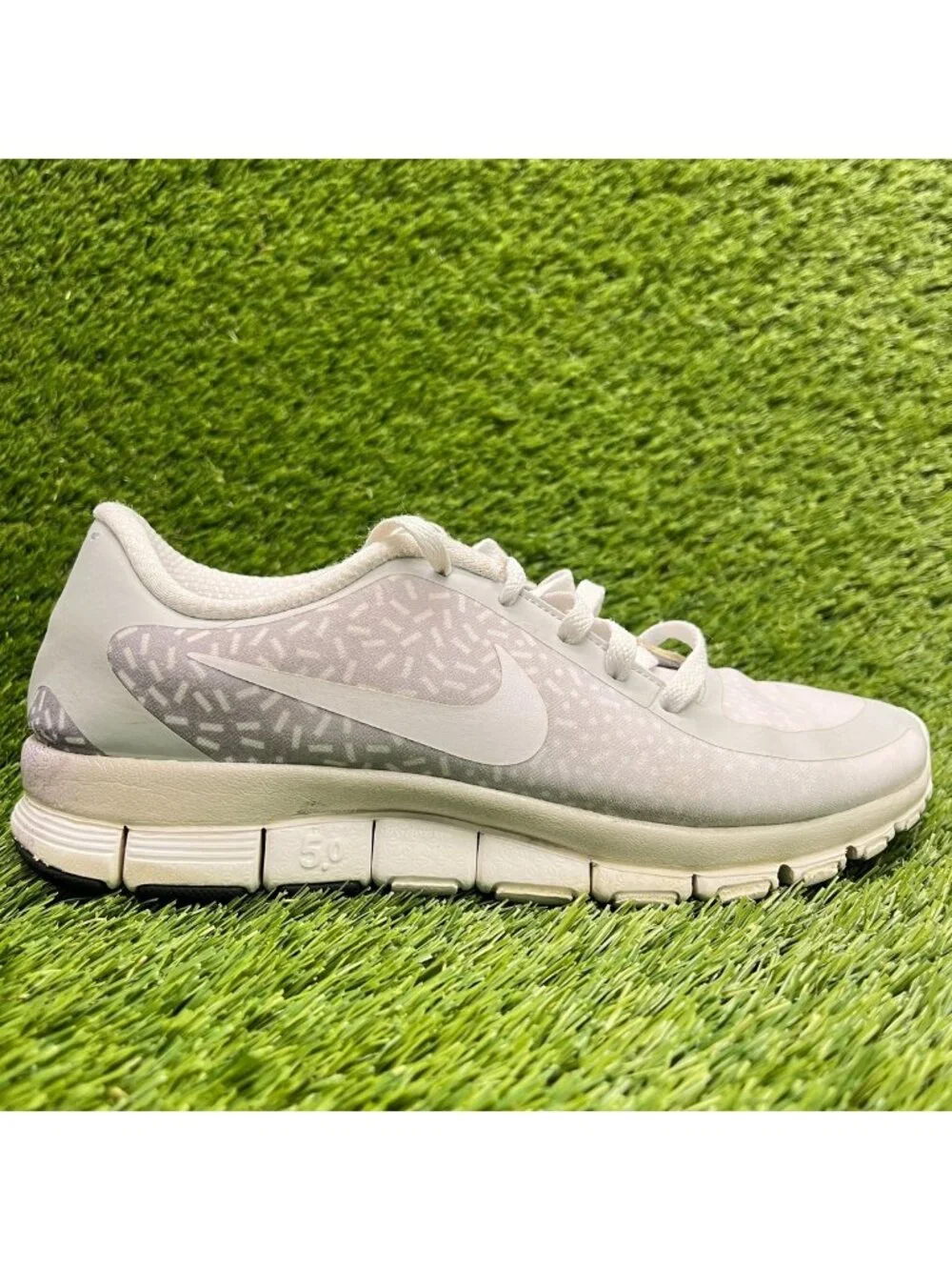 Nike Free 5.0 v4 NS PT Womens Size 8 Gray White Athletic Running Shoes Sneakers